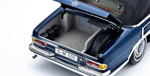 CMC 1/18 Mercedes-Benz 600 Pullman (W100) Landaulet with functional softt #M-205 - Picture 13 of 14