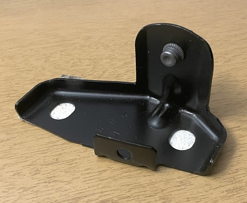 NEW Mercedes Benz Support Bracket A2216200483 OEM - Picture 2 of 8