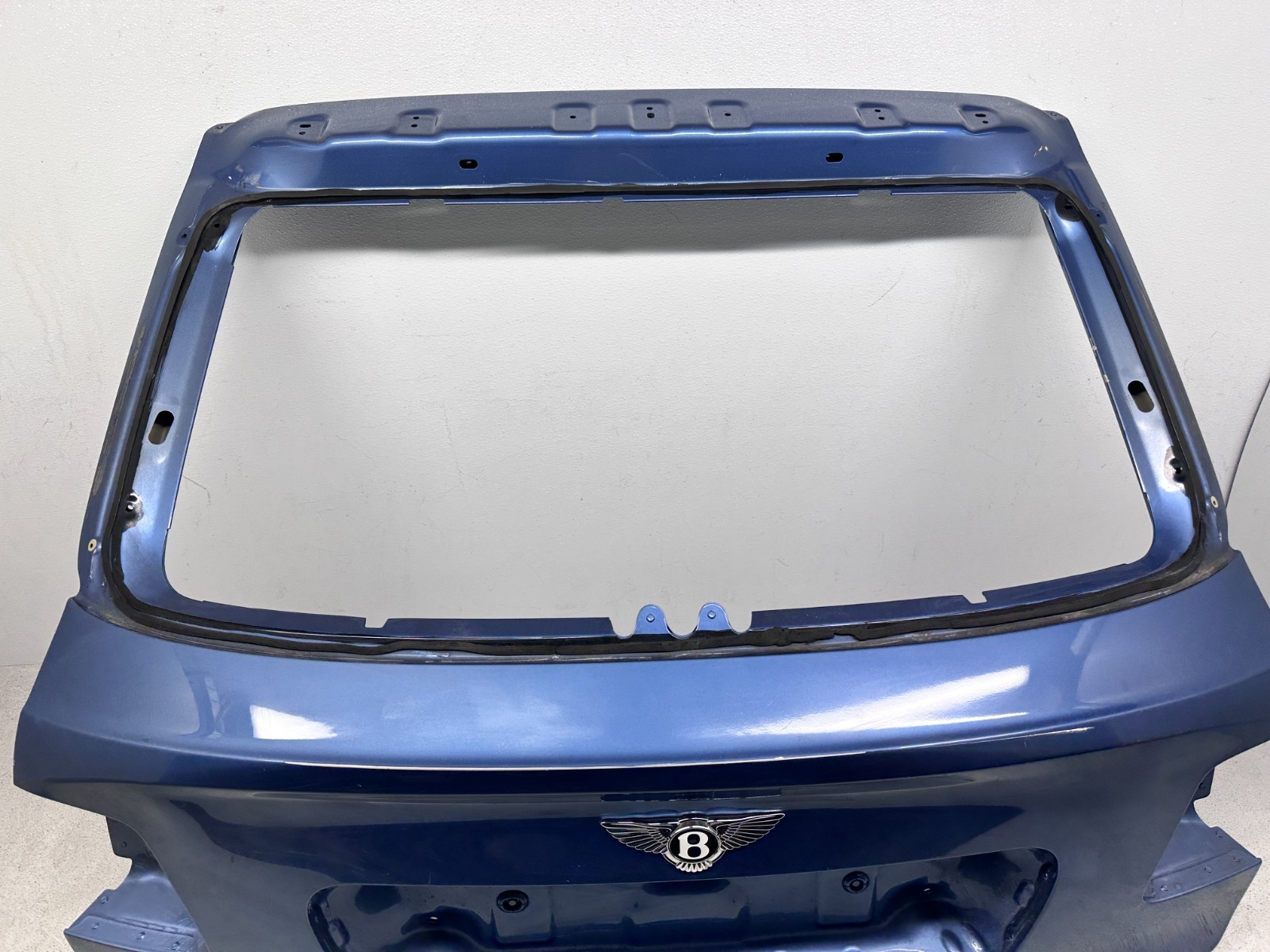 2016-2020 Bentley Bentayga Tailgate Liftgate Rear Trunk Lid 36A827025J OEM Blue