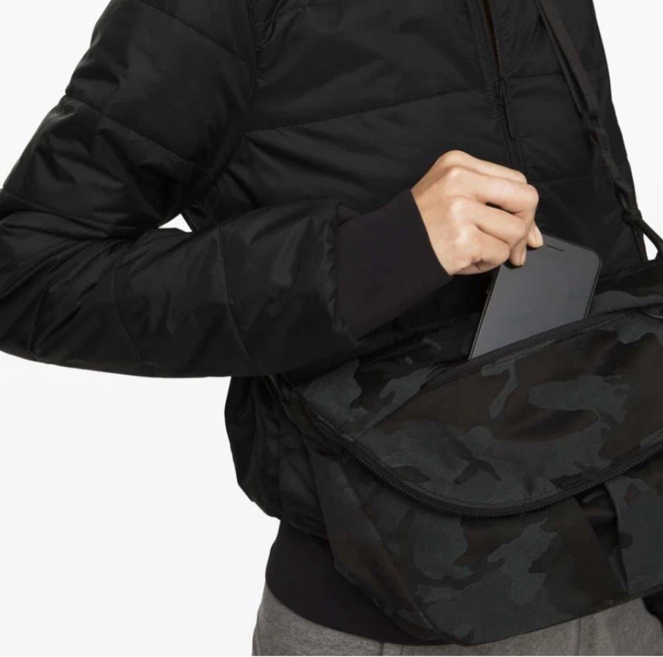 Lululemon All Night Festival Bag *5L Jacquard Camo Obsidian/Black - Image 3 of 4