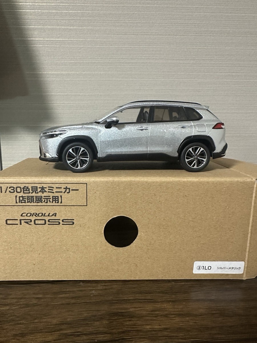 Toyota corolla cross 1/30 Color Sample Mini Car Diecast 1LO