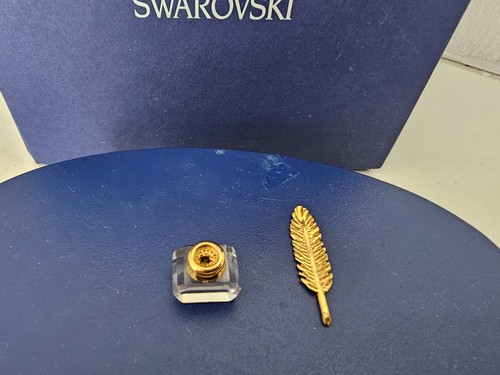MEMORIAS SWAROVSKI 'TINTERO CON PLUMA' DORADO SIN CAJA - Imagen 3 de 3