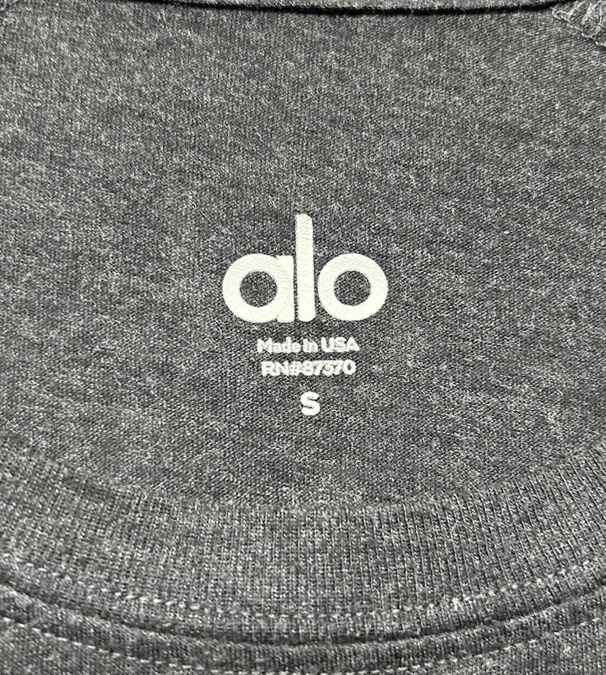 alo-yoga long sleeve triumph athletic crew neck shirt