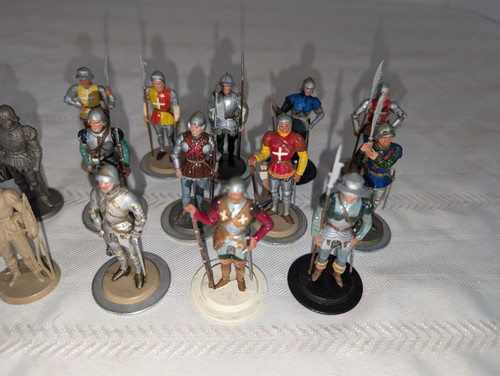 Mokarex Painted Knights 70mm Plastic Lot 14 pcs Nicely Painted FREE SHIPPING - Picture 3 of 10