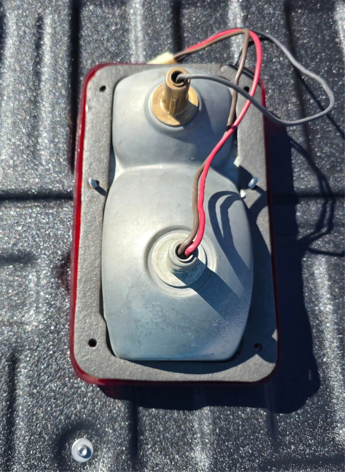 NOS OE Luz Trasera Luz Trasera Lente Conductor Izquierdo para Dodge Plymouth Van 78-93 Foto 2 de 3