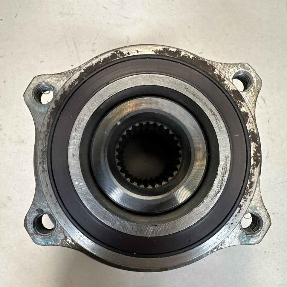 Mercedes-Benz GLC 43 AMG 2023 cupé cojinete de rueda trasera izquierda fabricante de equipos originales Foto 4 de 4