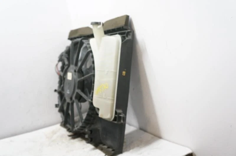 Conjunto de motor ventilador de refrigeración radiador Kia Soul 2014-2019 25380B2000 OEM Foto 4 de 4