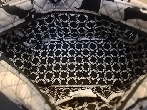Vera Bradley Black And White Floral Pattern Quilted Handbag Very Clean  - Imagen 5 de 12