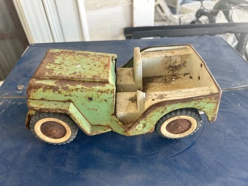 1960’s Vintage Tonka Pressed Steel Jeep junk yard