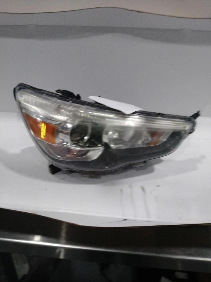 Used Right Headlight Assembly fits: 2015 Mitsubishi Outlander sport halogen Righ - Image 2 of 4
