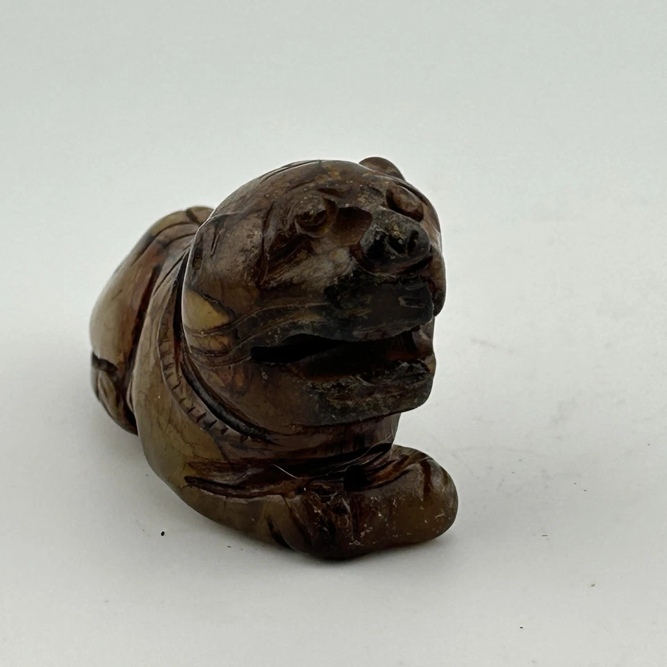 Cinturón de tigre de jade ruso chino tallado 2′′ 54 g cola perforada años 30 de colección Foto 2 de 4