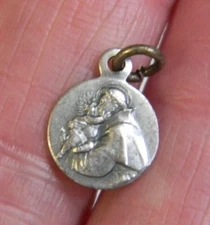 St Saint Anthony Jesus patron of lost items small round charm pendant medal