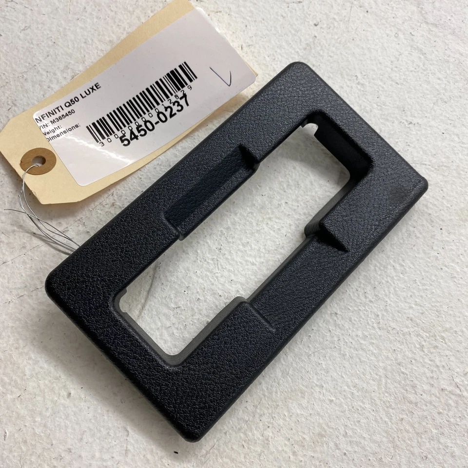 Оригинальный чехол для заднего сиденья правого или левого ударника 2014–2020 Infiniti Q50 - Изображение 4 из 4