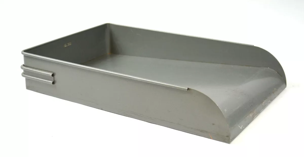 Globe wernicke 2024 metal desk