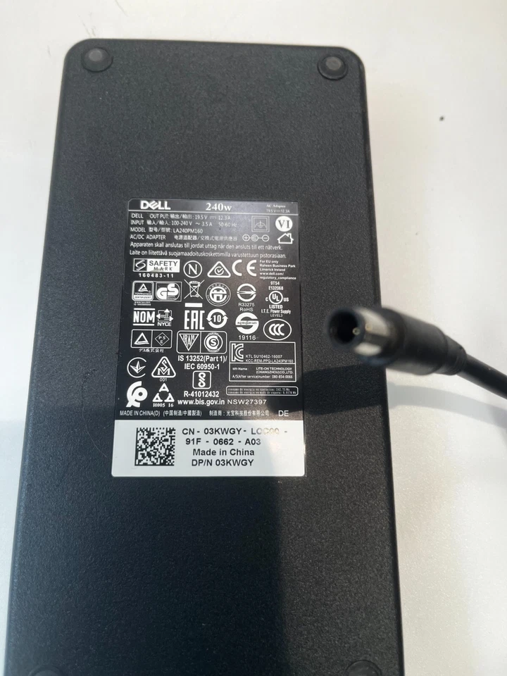 Genuine Dell Alienware Flextronics 240W 19.5V AC Adapter PA-9E 0FHMD4 Free S/H - Image 3 of 4