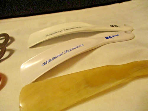Set of Vintage Shoe Horns - Picture 3 of 3