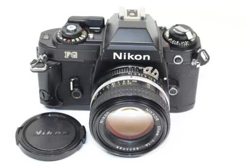 Nikon FG analoge Spiegelreflexkamera 35 mm + Ai-s Nikkor 50 mm F/1,4 MF Objek...