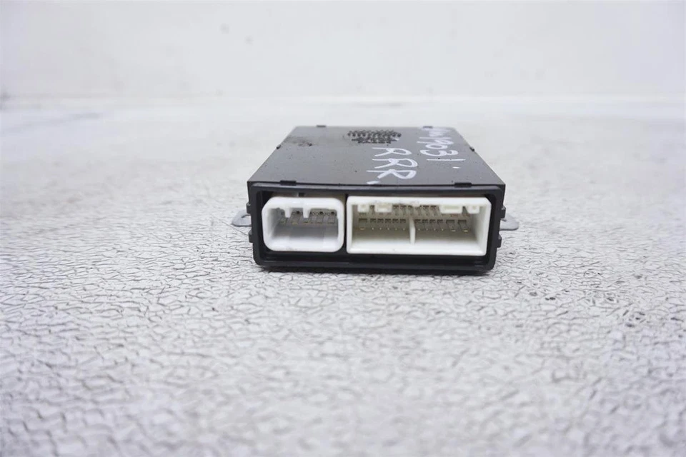 Сетевой блок мультиплекс для заднего пассажира Lexus Gs400 1998 1999 2000 годов выпуска 89224-30010 - Изображение 3 из 4