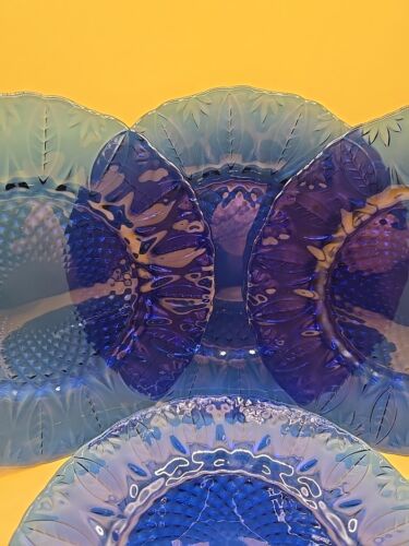 Vtg AVON ROYAL Sapphire Cobalt Blue Glass Dessert/Luncheon Plates 7.75” Set of 4 - Picture 2 of 7