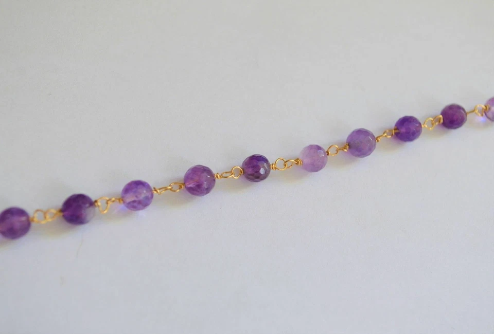 Hermosa pulsera de oro amarillo envuelta en alambre de amatista facetado natural hecha a mano Foto 3 de 4