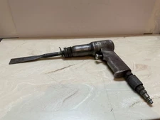chicago pneumatic vintage air hammer M81254C W/ Chisel Attachment