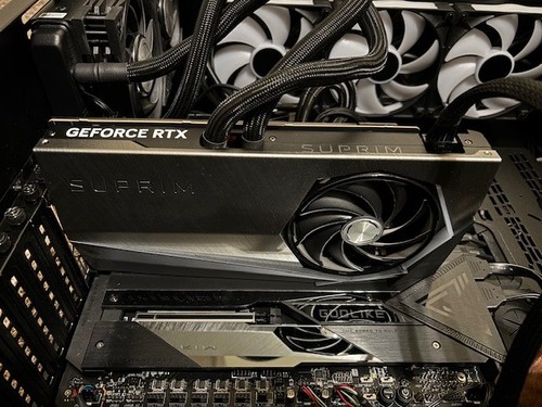 MSI GeForce RTX 4090 SUPRIM LIQUID X 24GB GDDR6X Graphics Card - 第 1/24 張圖片