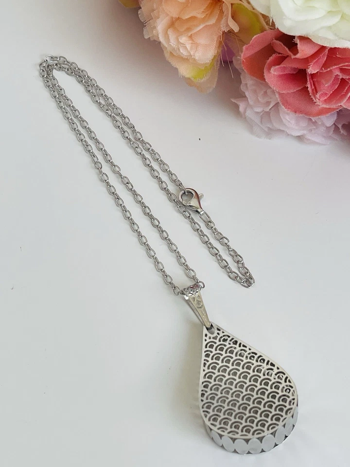 Collana Goccia Traforata In argento - Immagine 4 di 4