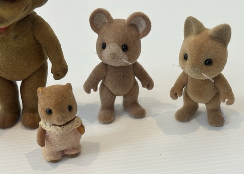 6x Sylvanian Families Vintage Animals - Fox, Pig, Mouse, Baby Clothes - Picture 2 of 11