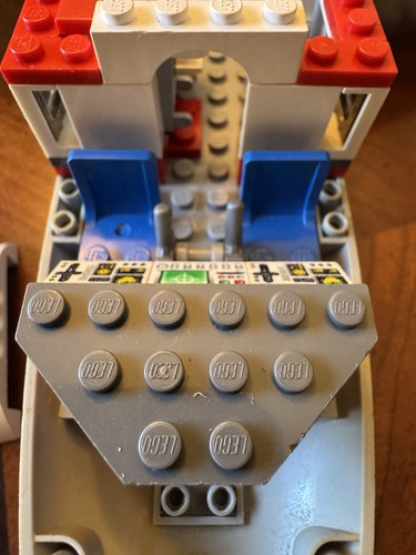 Lego CITY 7894 Airplane W/ Manual (PLANE ONLY, USED, PLEASE READ DESCRIPTION) - Picture 8 of 16