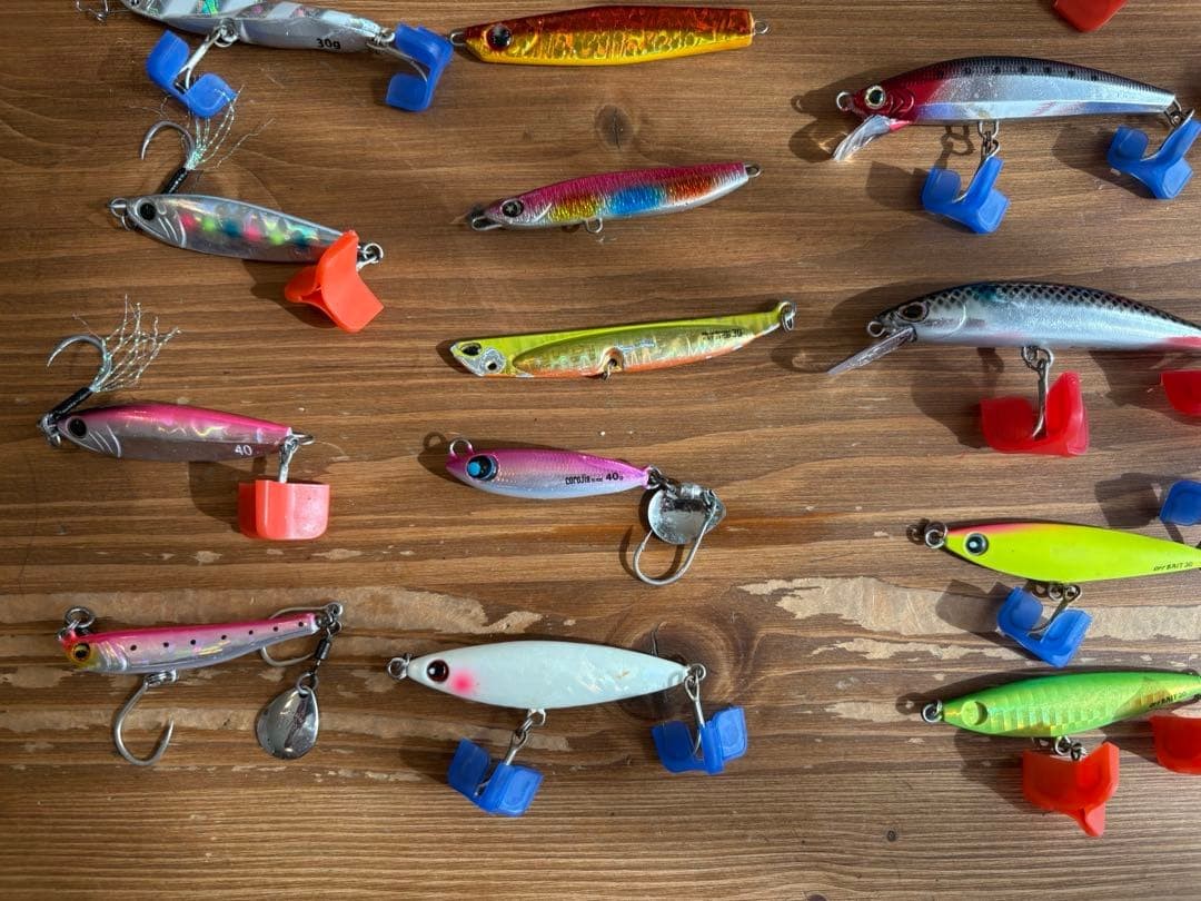 Metal Jig Set 40pcs with Various Colors & Sizes, Case - Image 3