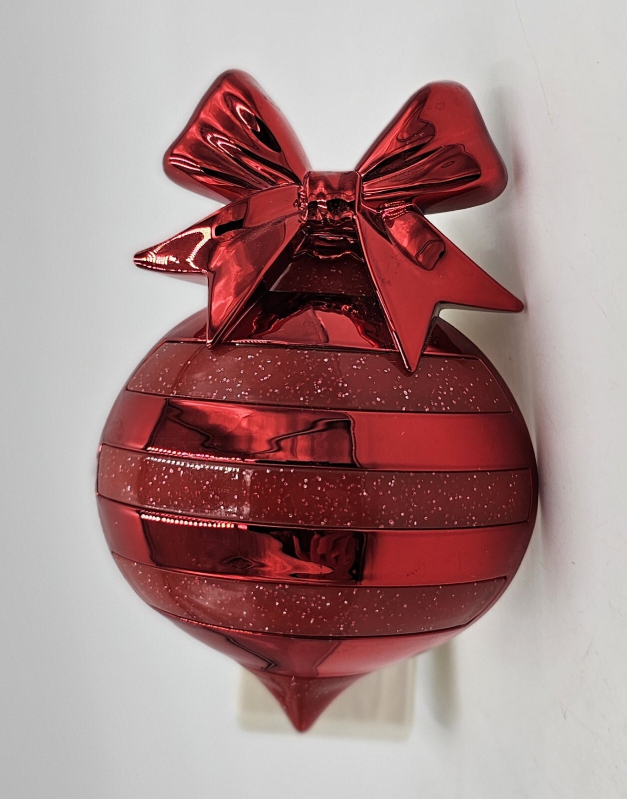 Bath & Body Works Red Christmas Ornament Wallflower Plug-In Diffuser-image