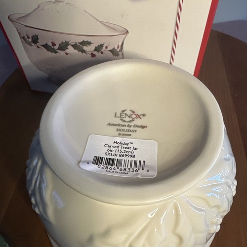 New Lenox Holiday Carved Treat Jar 6”. Gold Trim - Holly And Berries - Picture 2 of 7