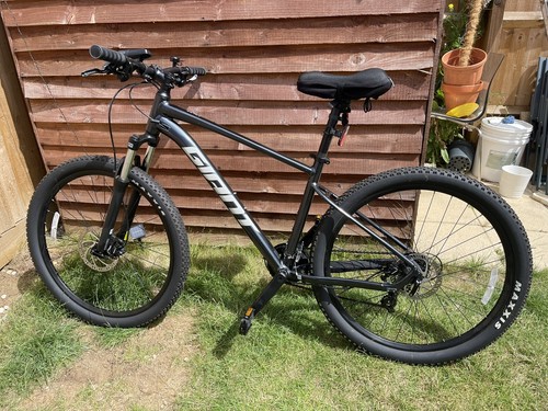 Giant Talon 3 27.5”, metallic Black 