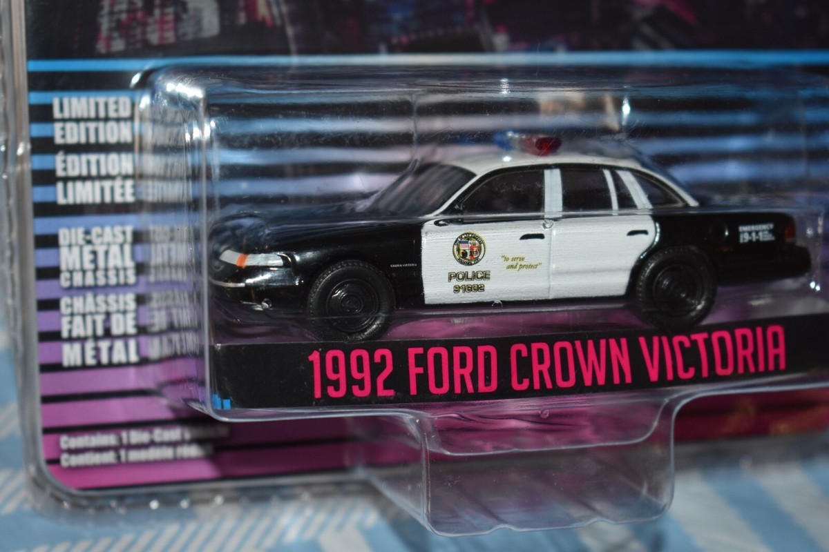 GREENLIGHT 1992 FORD CROWN VICTORIA SERIES 33 DRIVE NEW | eBay