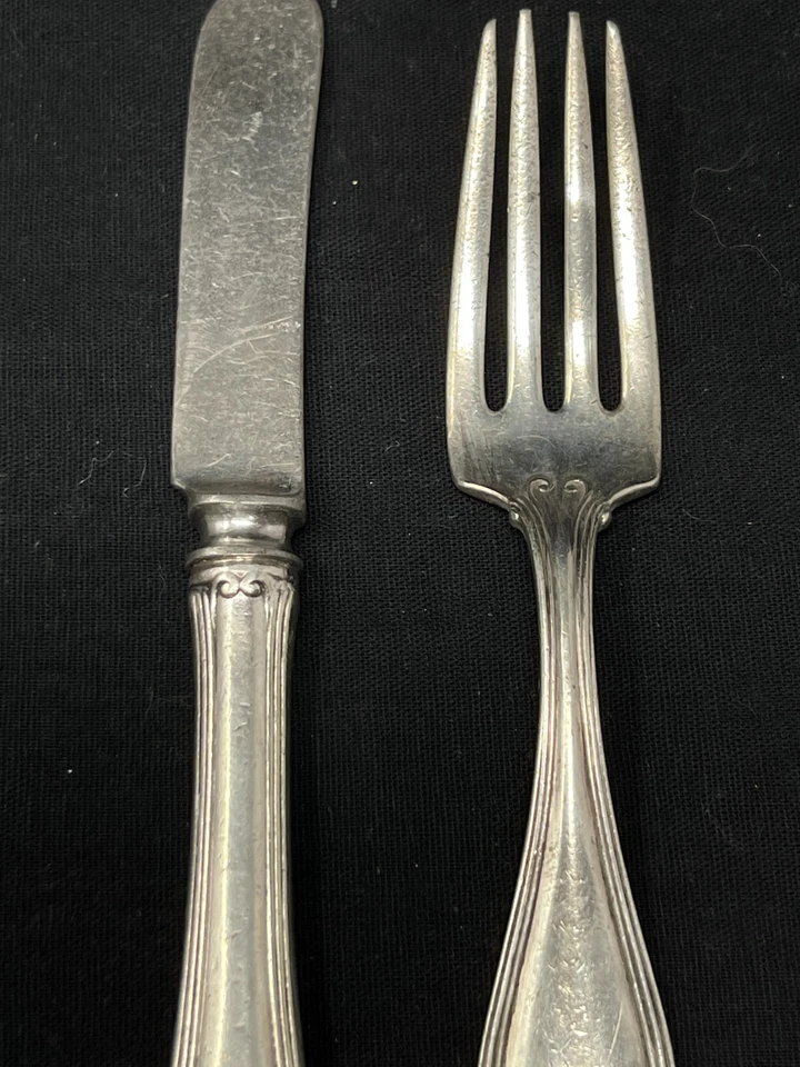 Juego de cubiertos para bebé Watson Co de plata esterlina con cuchara sin monograma Foto 4 de 4