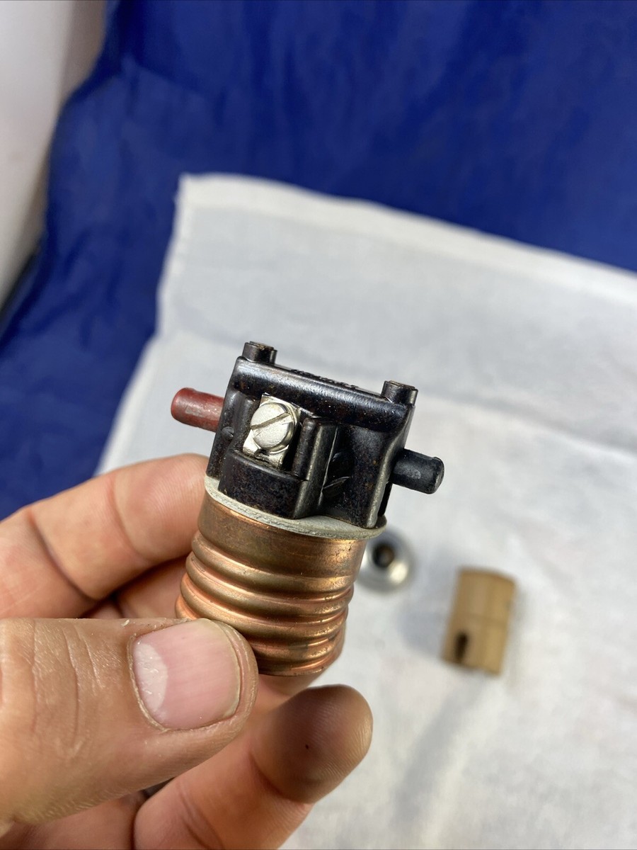 LEVITON LAMP SOCKET VINTAGE ALUMINUM TONE RARE NO THREAD FITTER