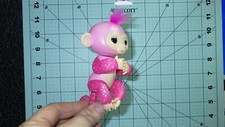 2016 wowwee pink sparkle monkey fingerlings interactive Razz Raspberry Glitter