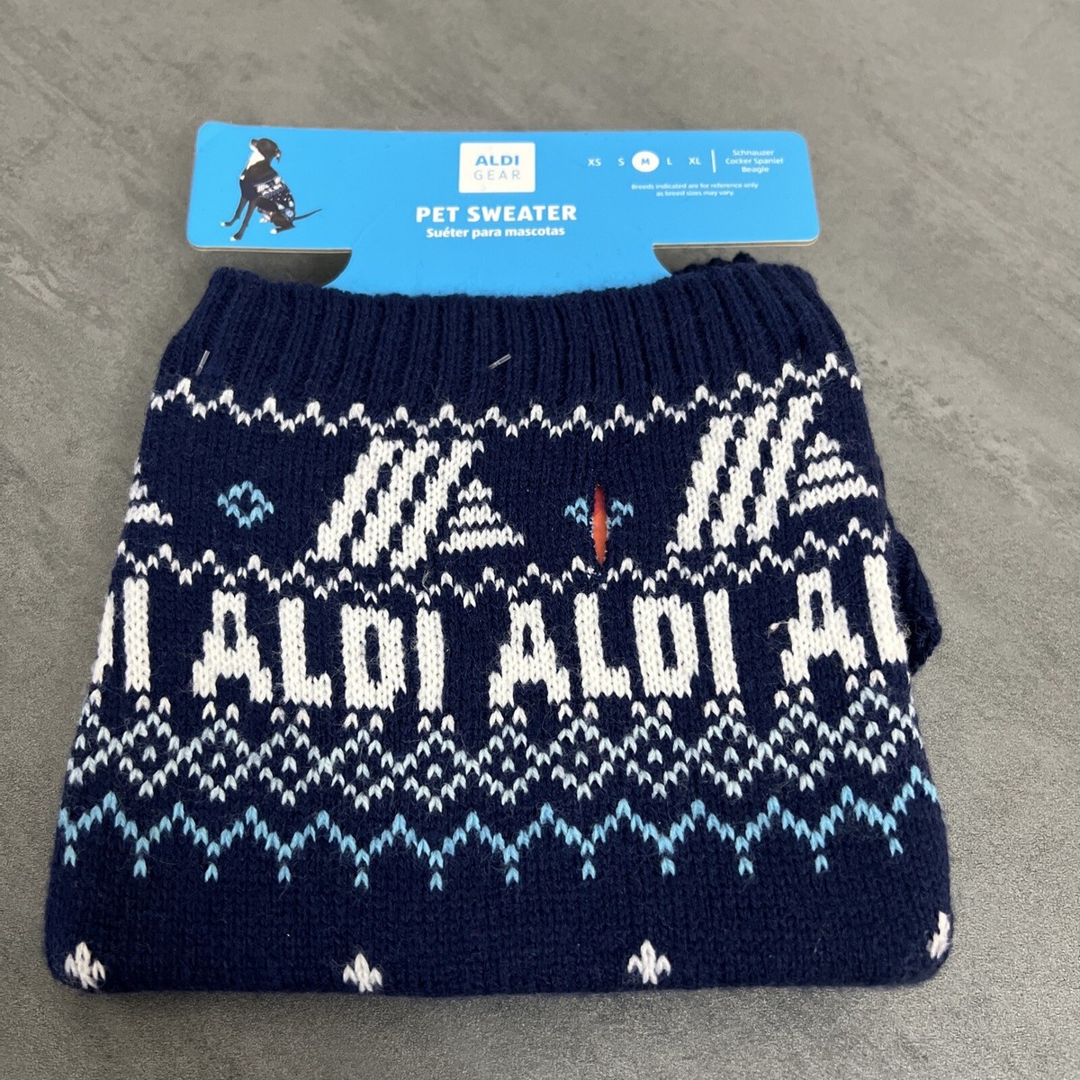 ALDI Gear Christmas Holiday Winter 2023 Pom Beanie 