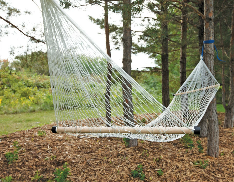 Coghlan's Compact String Camping Garden Holiday Hammock With Spreader Bars - Image 2 of 2
