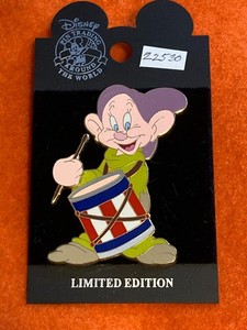 22530    DLR - Mickey's All American Pin Trading Festival Dopey Movement