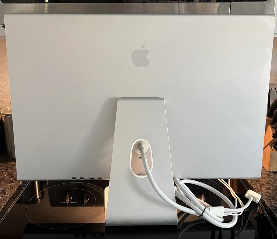 Apple 30"  inch Cinema HD Display + DVI to USB-C Converter AC Brick & OEM box - Image 3 of 4