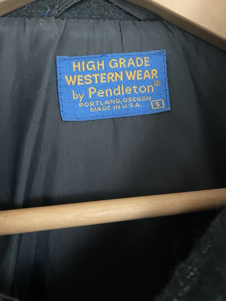 Pendleton Vintage High-Grade Western Wear Wool Aztec Jacket Medium - Image 4 of 4