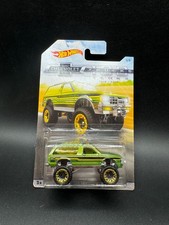 Hot Wheels 2018 Chevrolet trucks 100 years chevy blazer 4x4 green #5 / 8 I2