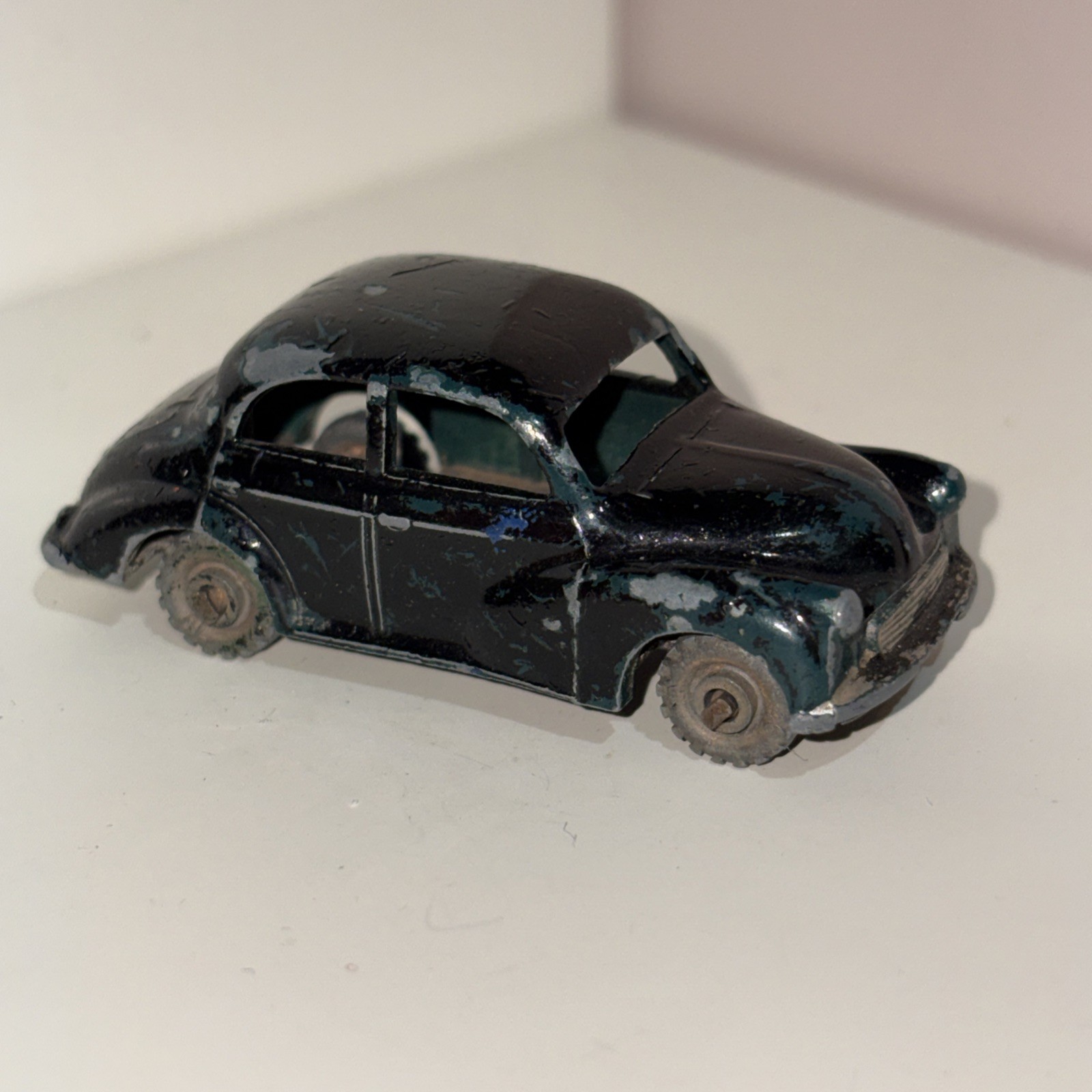 Matchbox 46a, Morris Minor 100 - Free Price Guide & Review