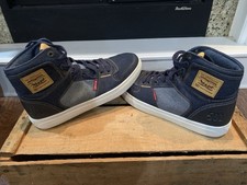 Levi’s Canvas Shoes Men’s Size 9 Blue Sneakers- Mason hi-top In Great Condition