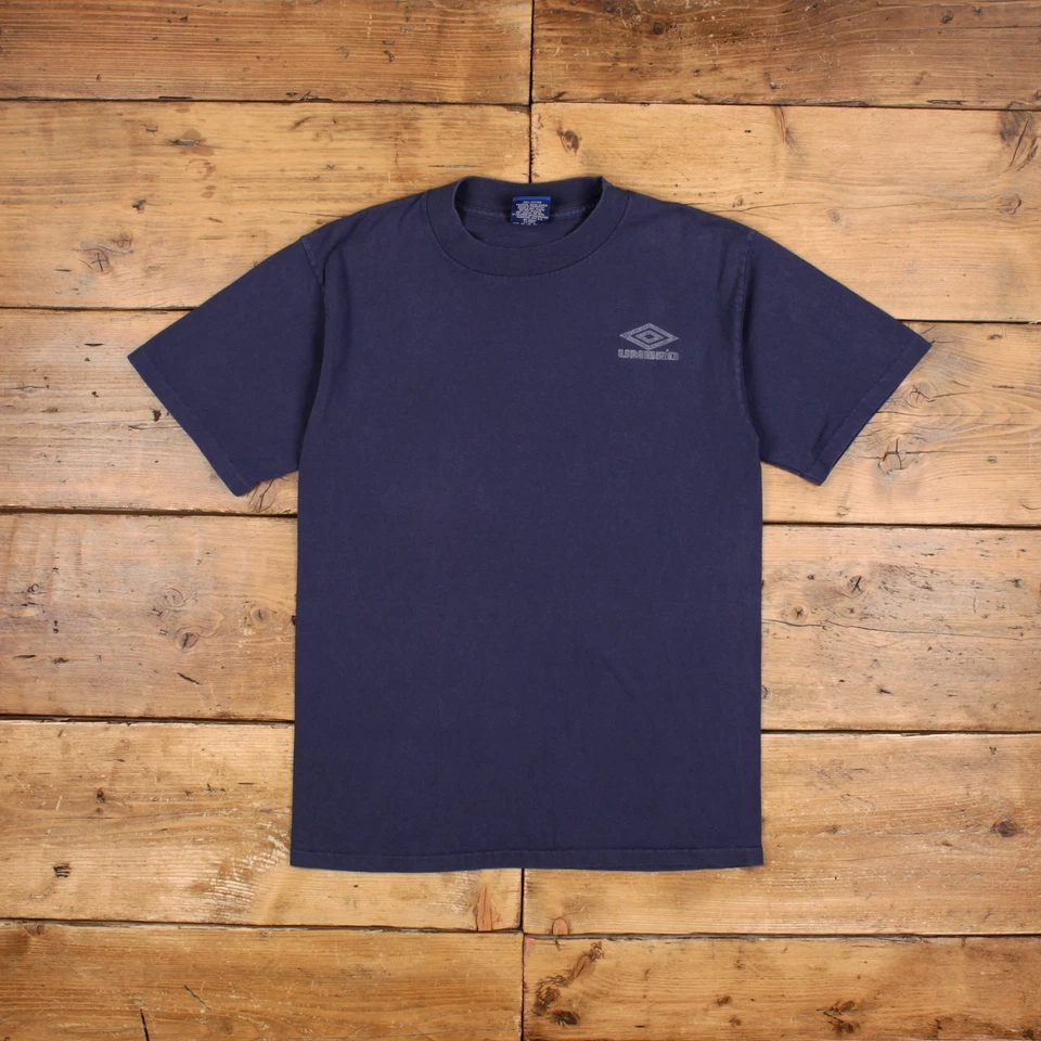 Camiseta Umbro Vintage Puntada Única Logo M Años 90 Hecha en EE. UU. Camiseta Azul Foto 2 de 4