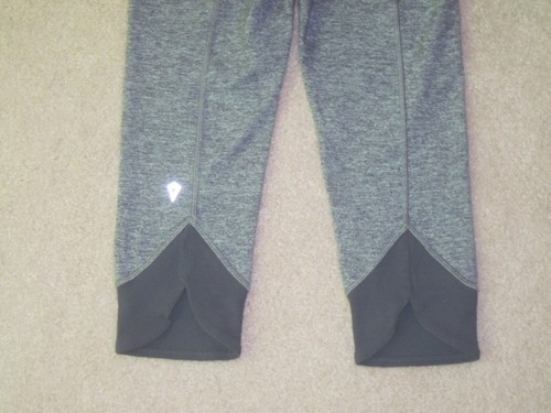 IVIVVA GIRLS 10 GRAY ACTIVEWEAR PANTS, CAPRI LENGTH, INSIDE POCKET, VERY GOOD - Picture 5 of 6