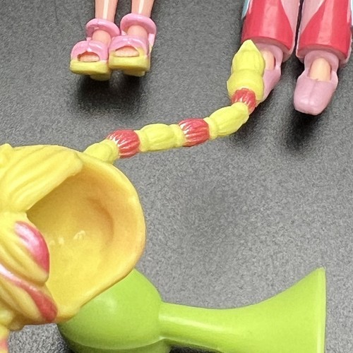 2000s Mattel Polly Pocket Lot 2 Dolls, Clothing & Accessories (Pop N Style Wigs) - Picture 7 of 7
