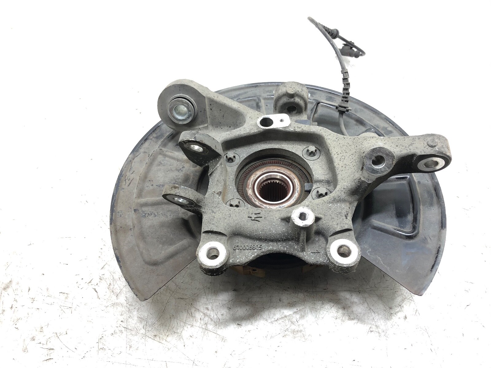 2014-2020 MASERATI GHIBLI 3.0L V6 RWD LEFT DRIVER REAR SPINDLE KNUCKLE HUB OEM.