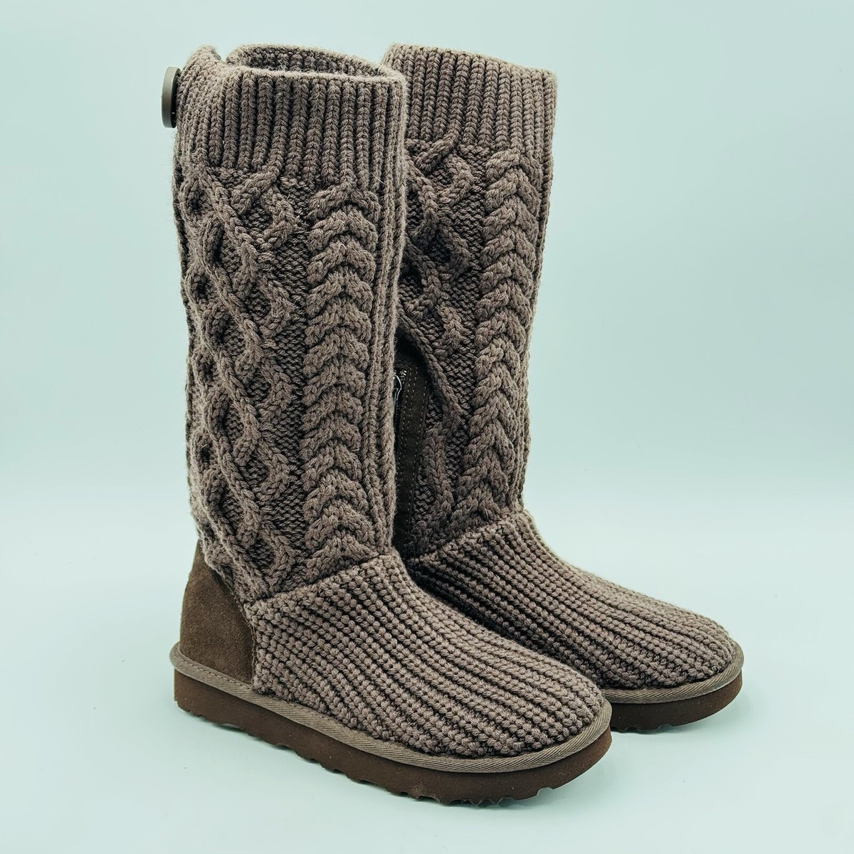【UGG】Classic Cardi Cabled Knit ニットブーツ サイドジッパー Amazon.com | UGG Unisex-Child Classic Cardi Cabled Knit Boot